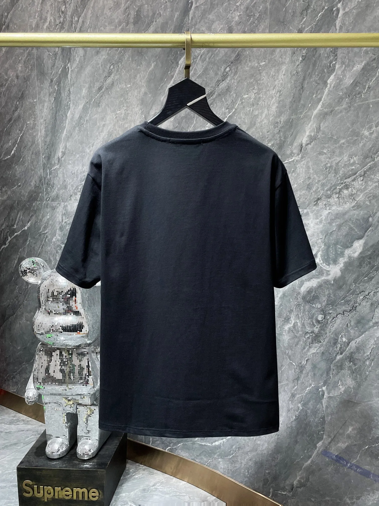 P160 ✨New arrival✨ Chrome Hearts 25ss High gram weight, environmentally friendly and high-quality top-quality fabric 260g~270g Cross Sanskrit patchwork leather overlapping metal short-sleeved T-shirt Heavy hand-cut patchwork embroidery process➕Tajima machine embroidery➕Handmade willows Counter synchronization 1:1 replica version 🌈Recommended colors: black white 🌈 Size: S, M, L, XL